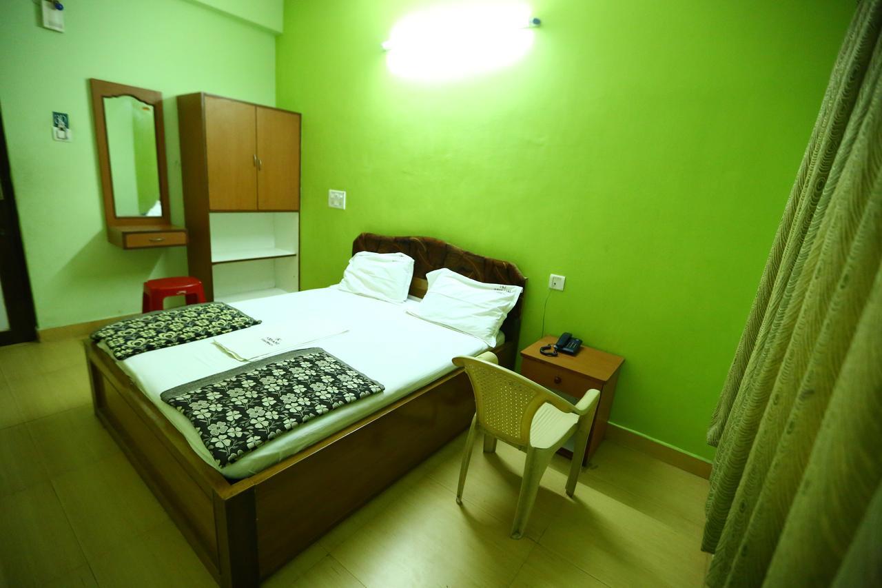 Отель Abirami Residency Tirukkadaiyur Экстерьер фото
