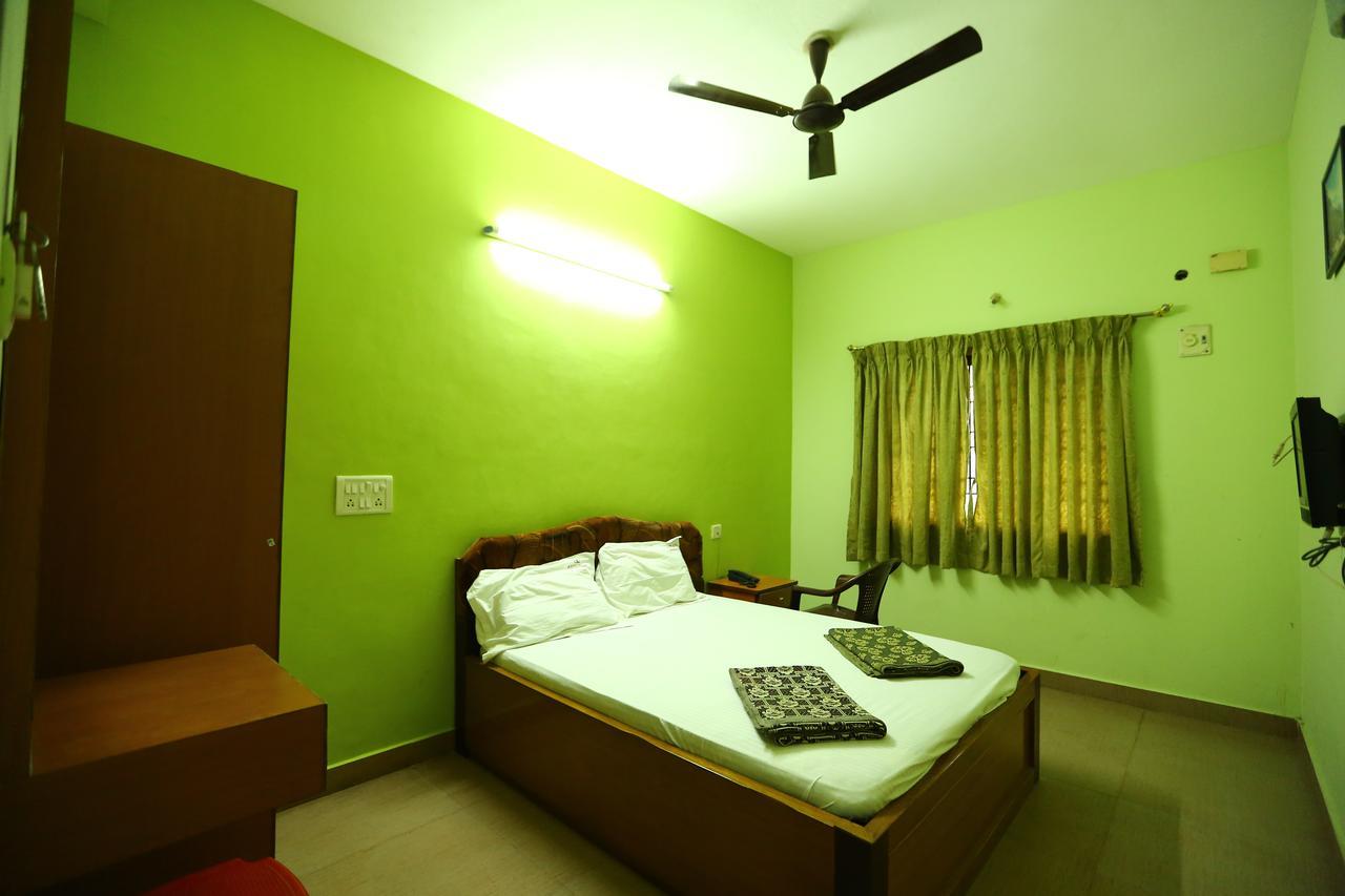 Отель Abirami Residency Tirukkadaiyur Экстерьер фото